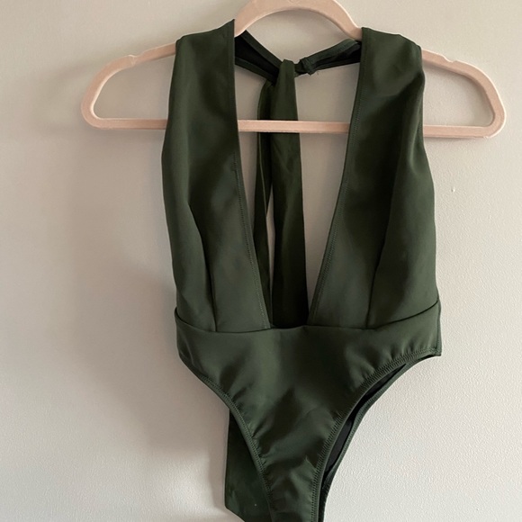 Kendall&Kylie swimsuit - Picture 5 of 7